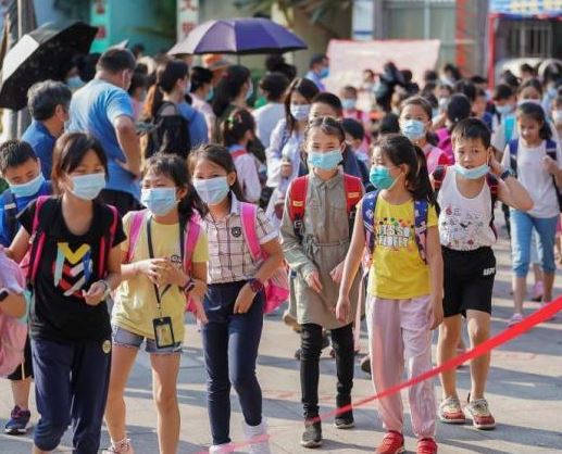 中国中小学陆续开启暑假模式