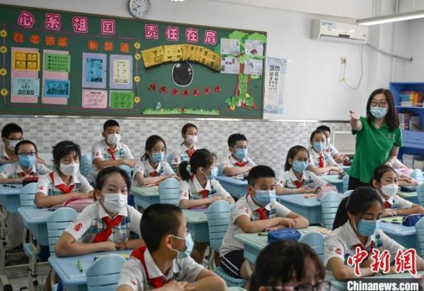 中国多地确定新学期开学日期