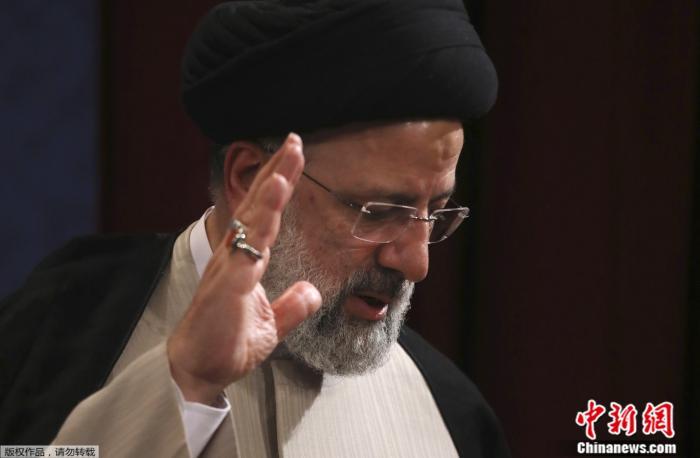 伊朗议会开始讨论内阁提名人选 总统称将优先抗疫