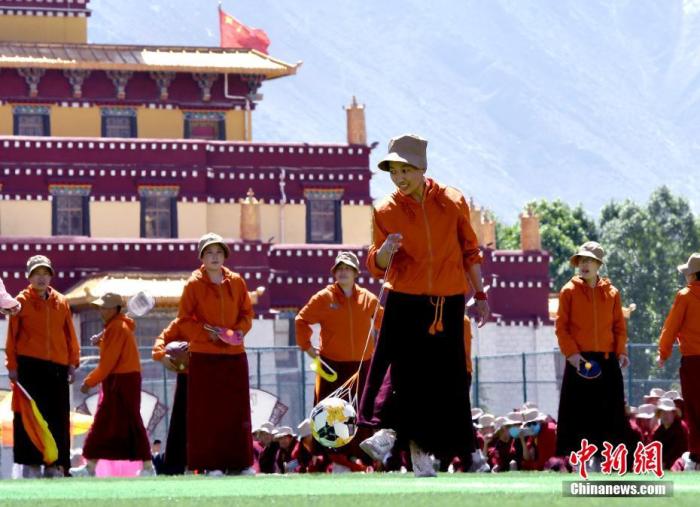 西藏佛学院举行运动会