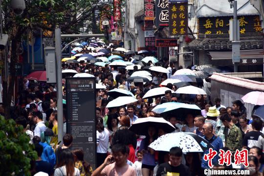 “五一”假日中国接待国内游客1.47亿人次