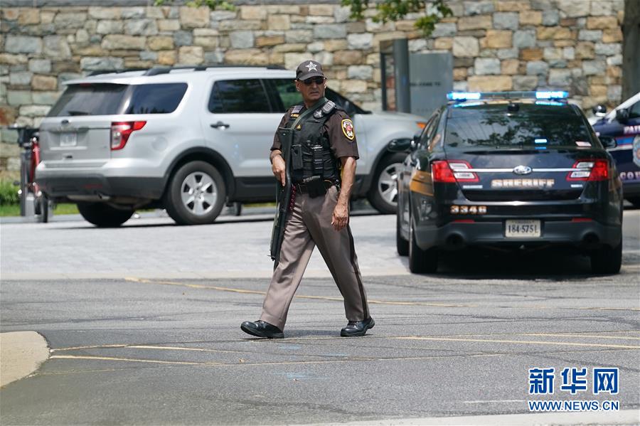 美国警方说尚未在《今日美国报》总部大楼内发现报警所称持枪男子