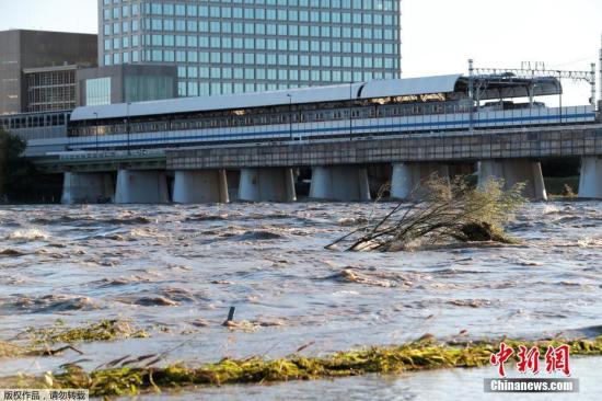 台风“海贝思”袭日致河流泛滥交通瘫痪 至少35死