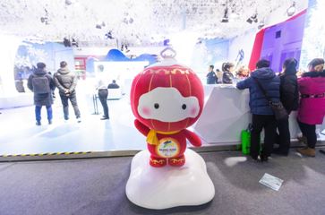 今年的吉林雪博会上融入了冬奥元素,2022北京冬残奥会吉祥物"雪容