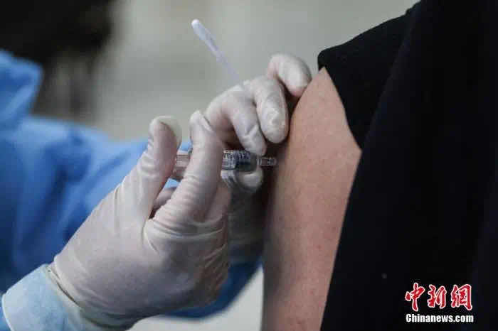 中国凭疫苗接种建立群体免疫还远吗？