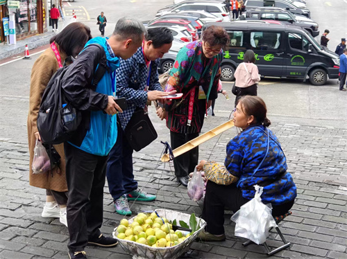 【追梦中华·多彩黔行】访西江千户苗寨，探苗家文化秘境