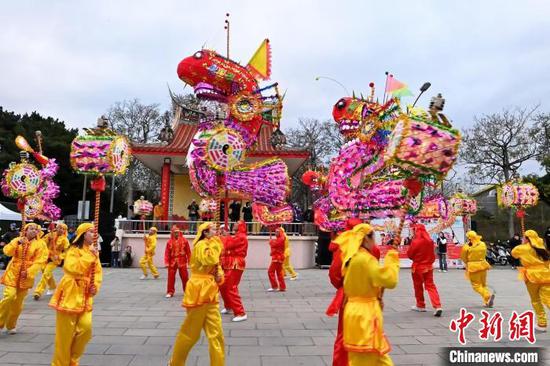 Wuhan-exclusive dragon dance performed at Taiwan after seven years