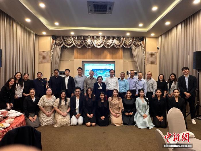 诗琳通公主奖学金学员启程赴华学习